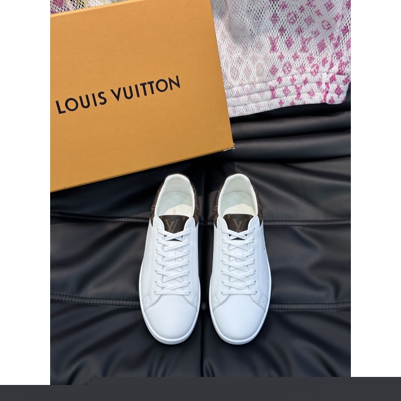 l**is V*t*n sneakers